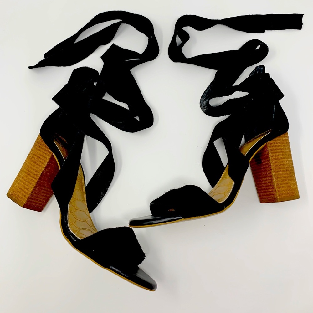 Gianni Bini Black Strap Sandal chunky Heel